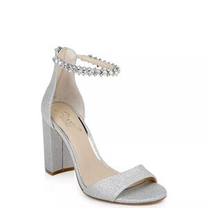 NWT in box Badgley Mischka Louise silver sandals